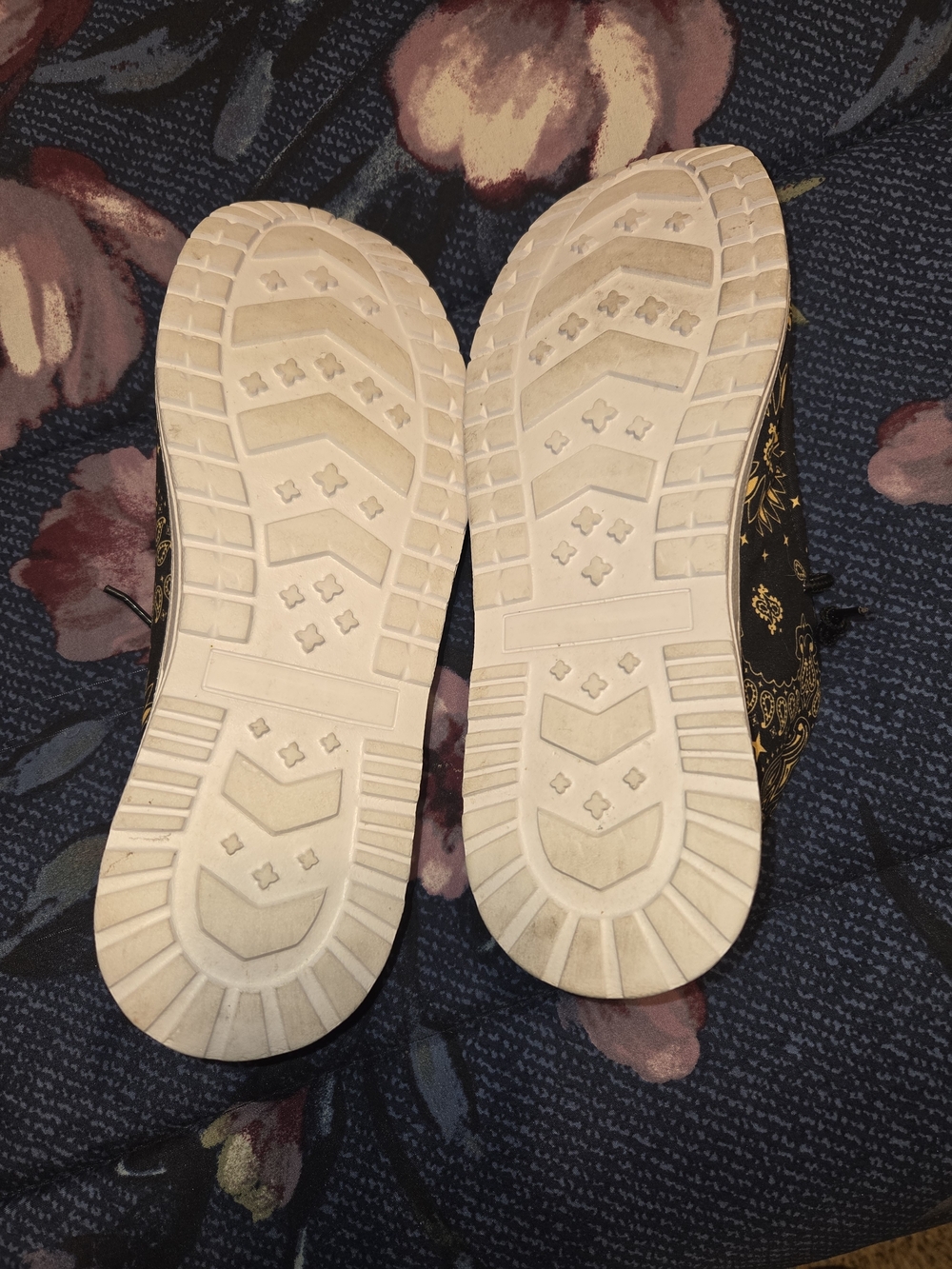 NWOT-Women's Black & Yellow Floral Slip-On Shoes - Picture 3 of 4